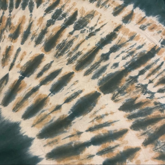 VS PINK tie dye tee - Picture 4 of 5